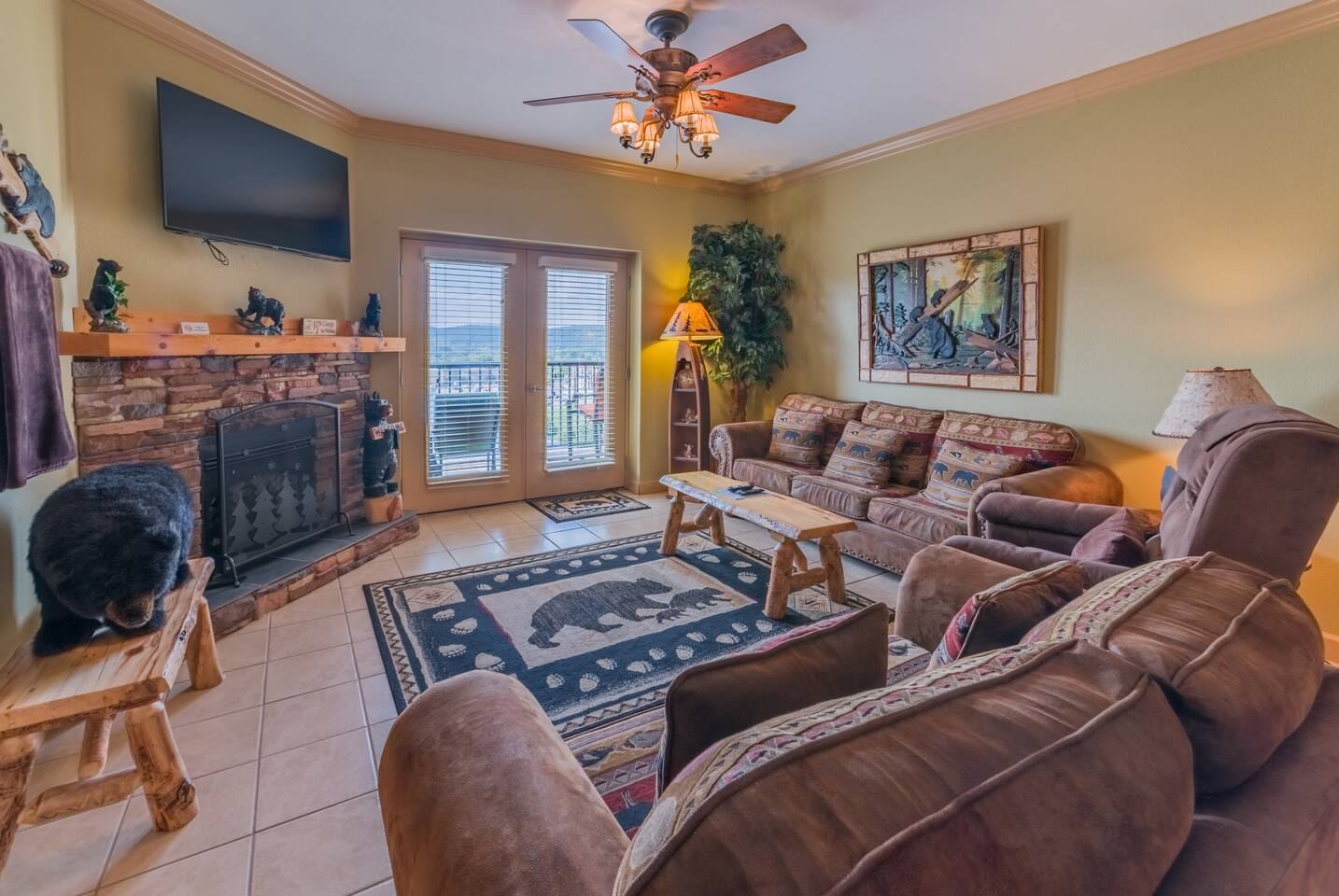 Bear's Den — Resort Condominium in Pigeon Forge, TN